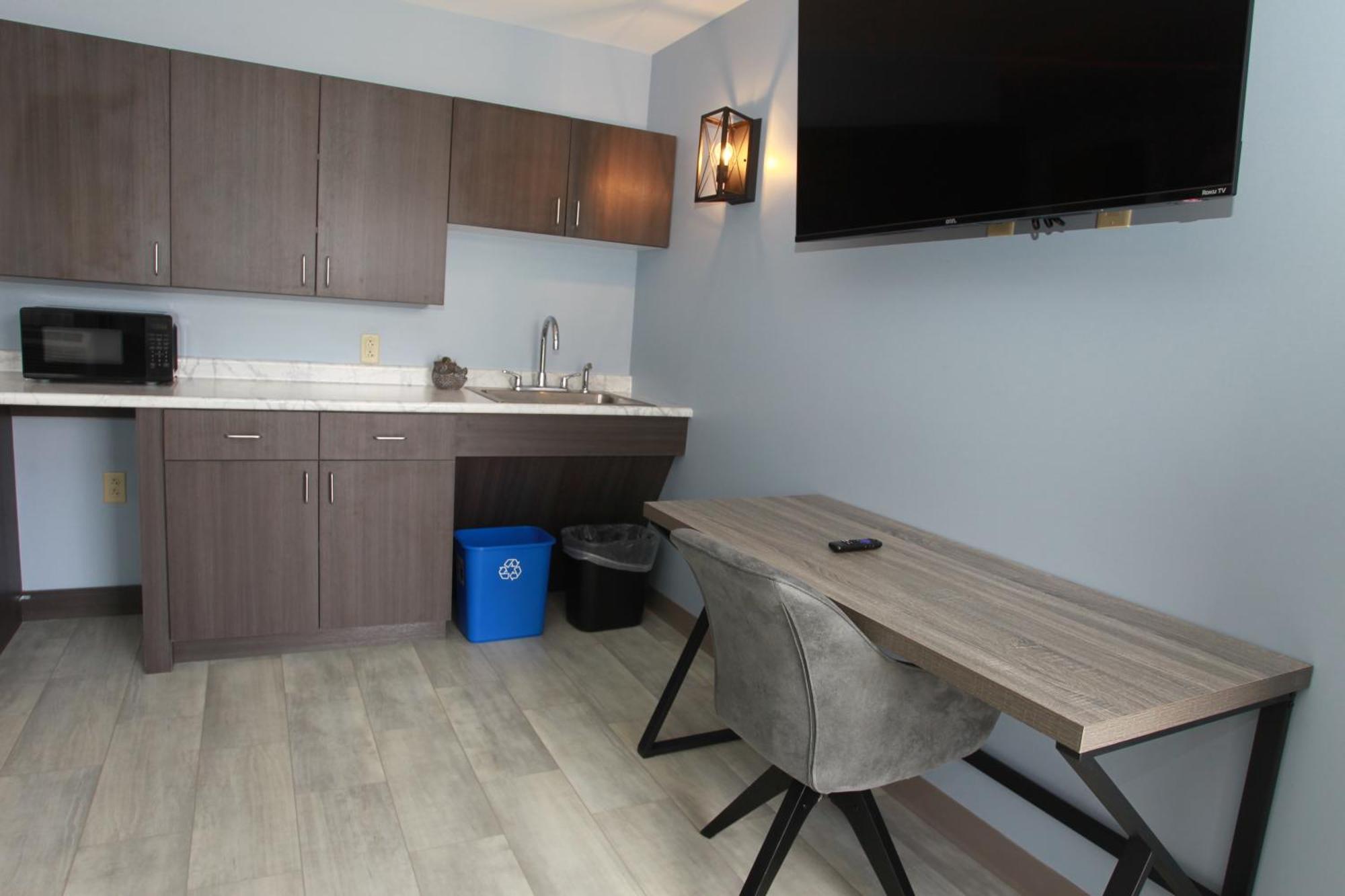 Wolastoq Inn And Suites Houlton Extérieur photo